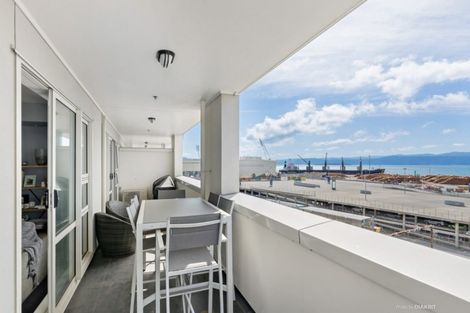Photo of property in Stadium Garden Flats, 415/107 Thorndon Quay, Pipitea, Wellington, 6011