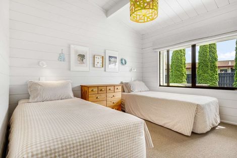 Photo of property in 2 Kathleen Street, Parkvale, Hastings, 4122