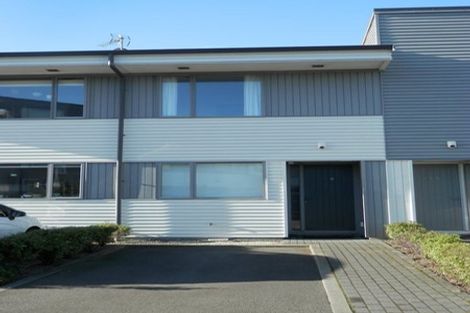 Photo of property in 2u9 Stone Street, Miramar, Wellington, 6022
