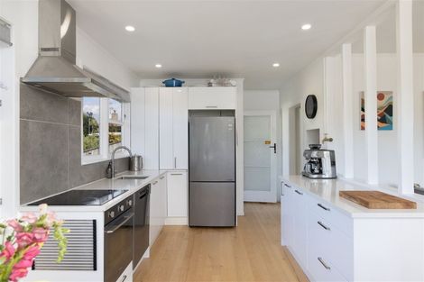 Photo of property in 4b Lynwood Place, Brookfield, Tauranga, 3110