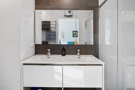 Photo of property in 22 Fairview Crescent, Kelburn, Wellington, 6012