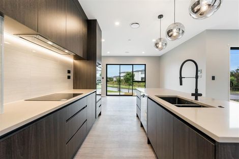 Photo of property in 18 Emerald Avenue, Rosehill, 2113