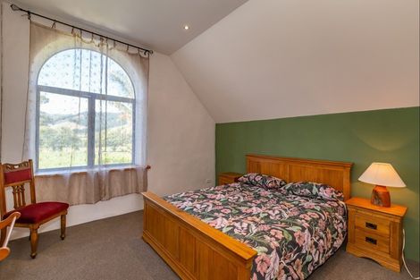 Photo of property in 100 Waihou Road, Levin, 5571