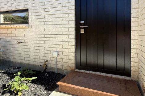 Photo of property in 2/51 Yeovil Road, Te Atatu Peninsula, Auckland, 0610