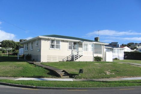 Photo of property in 49 Pikarere Street, Titahi Bay, Porirua, 5022