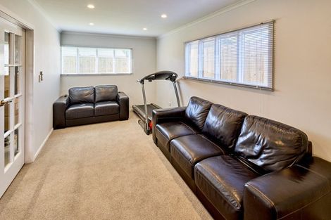 Photo of property in 33 Gibson Crescent, Naenae, Lower Hutt, 5011