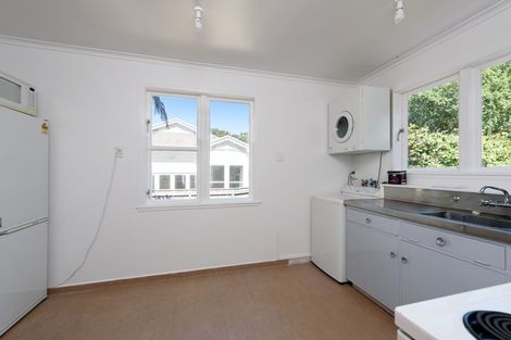 Photo of property in 58 Garden Road, Northland, Wellington, 6012