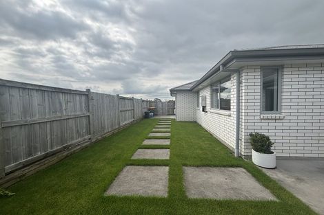 Photo of property in 2/12 Bostonkip Crescent, Fitzroy, Hamilton, 3282
