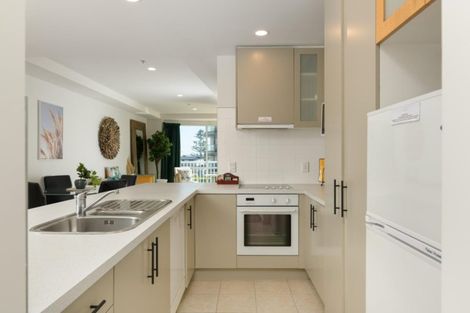 Photo of property in 12 Maunganui Road, Mount Maunganui, 3116