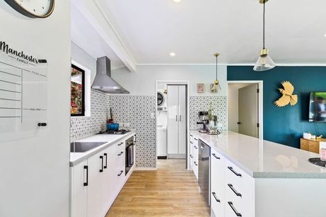 Photo of property in 80 Kervil Avenue, Te Atatu Peninsula, Auckland, 0610