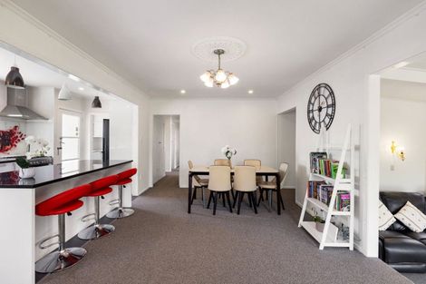 Photo of property in 6 Parkdale Place, Glenview, Hamilton, 3206