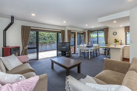 Photo of property in 135 Fendalton Road, Fendalton, Christchurch, 8052