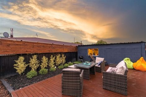 Photo of property in 32 Inwoods Road, Parklands, Christchurch, 8083