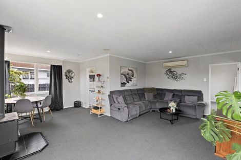 Photo of property in 49 Kimberley Grove, Westbrook, Palmerston North, 4412