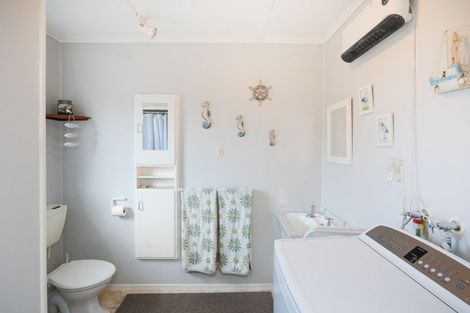 Photo of property in 1 Seabury Avenue, Foxton Beach, Foxton, 4815