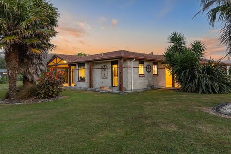 Photo of property in 65 Pohutukawa Drive, Levin, 5571