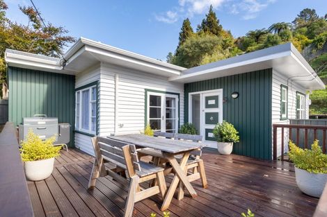 Photo of property in 20 Jocelyn Crescent, Pinehaven, Upper Hutt, 5019