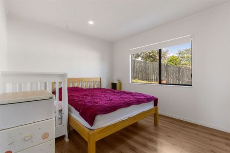 Photo of property in 1/66 Trias Road, Totara Vale, Auckland, 0629