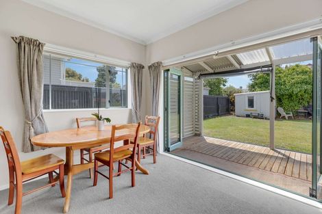 Photo of property in 22 Kawatiri Avenue, Gonville, Whanganui, 4501