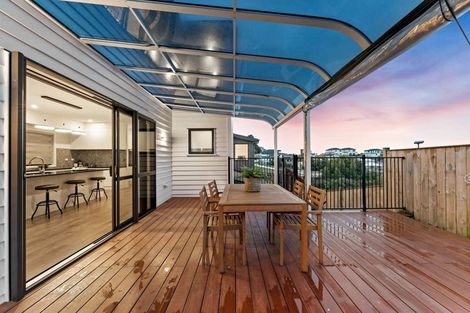 Photo of property in 7 Lawson Creek Street, Massey, Auckland, 0614