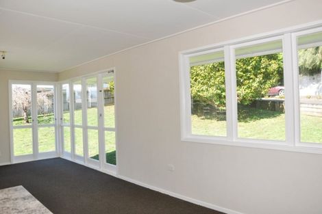 Photo of property in 1 Tawa Place, Waiuku, 2123