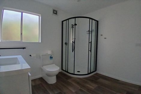 Photo of property in 3/4 Glanmire Road, Newlands, Wellington, 6037