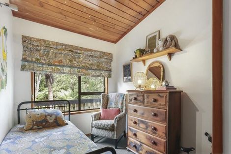 Photo of property in 23 Victory Road, Laingholm, Auckland, 0604