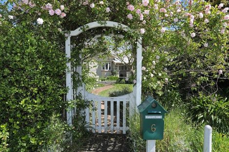 Photo of property in 6 Ross Street, Marton, 4710