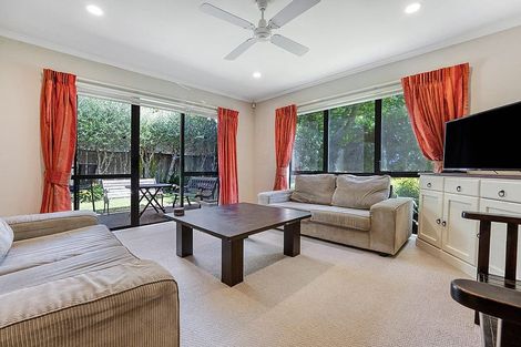 Photo of property in 13 Kristin Lane, Albany, Auckland, 0632