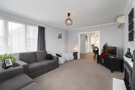 Photo of property in 3 Somerset Crescent, Highbury, Palmerston North, 4412