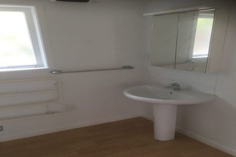 Photo of property in 461 East Coast Road, Murrays Bay, Auckland, 0630