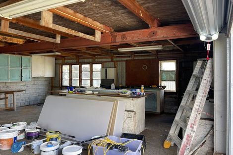 Photo of property in 4 Gibbs Crescent, Wainuiomata, Lower Hutt, 5014