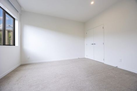 Photo of property in 1 Papa Orchard Drive, Kumeu, 0810