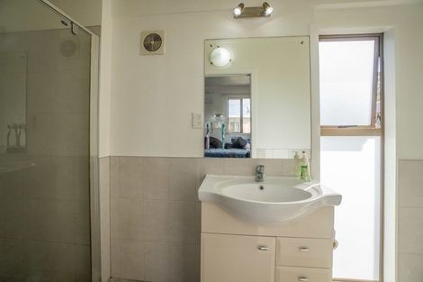 Photo of property in 12 Merlot Lane, Pukekohe, 2120