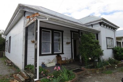 Photo of property in 89 Derby Street, Westport, 7825