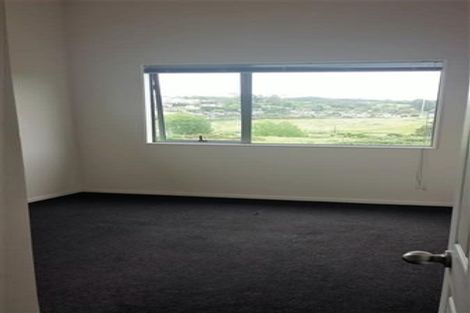 Photo of property in 24/3 Hulme Place, Henderson, Auckland, 0612