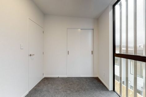 Photo of property in 62u7 Spenmoor Street, Newlands, Wellington, 6037