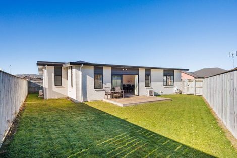 Photo of property in 4 Butler Place, Fitzherbert, Palmerston North, 4410