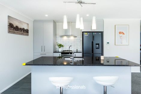 Photo of property in 115 Mawai Hakona Drive, Wallaceville, Upper Hutt, 5018