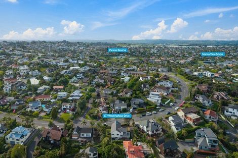 Photo of property in 177 West Harbour Drive, West Harbour, Auckland, 0618