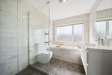 Photo of property in 5 Lyttelton Avenue, Forrest Hill, Auckland, 0620