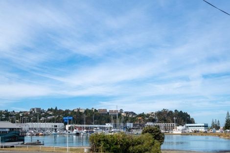 Photo of property in 16 Meeanee Quay, Westshore, Napier, 4110