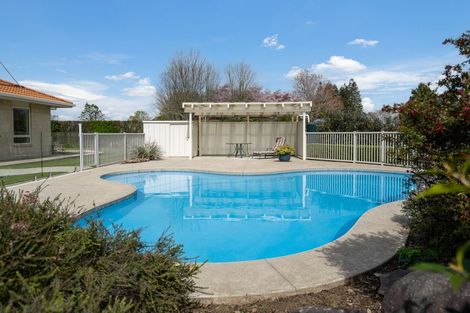 Photo of property in 13 Hogan Road, Cambridge, 3493