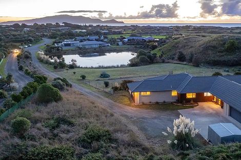 Photo of property in 97 Raukawa Road, Peka Peka, Waikanae, 5391