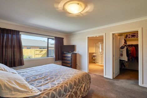 Photo of property in 69 Peter Hall Drive, Kelvin Grove, Palmerston North, 4414