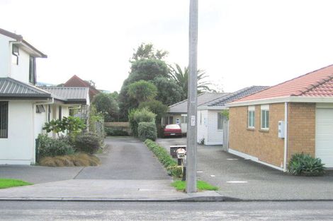 Photo of property in 1/65 Bay Street, Red Beach, 0932