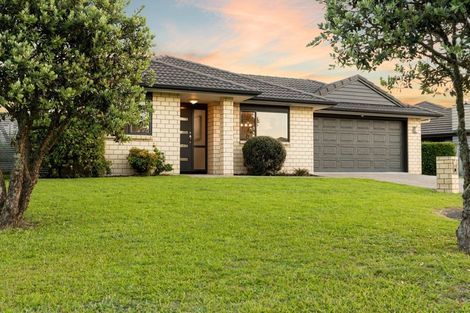 Photo of property in 14 Tarn Close, Pyes Pa, Tauranga, 3112