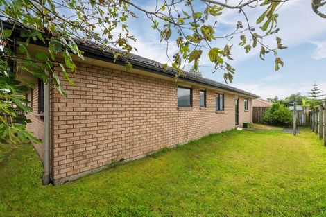 Photo of property in 14 Cade Place, Weymouth, Auckland, 2103