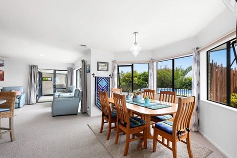 Photo of property in 5 Caversham Drive, Rototuna, Hamilton, 3210