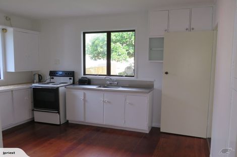 Photo of property in 14 Savoy Road, Glen Eden, Auckland, 0602